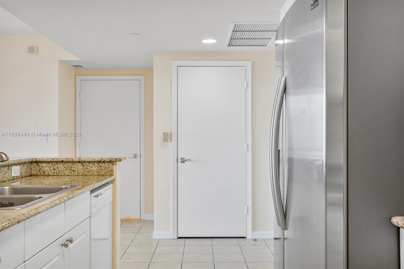 19501 W Country Club Dr # 912