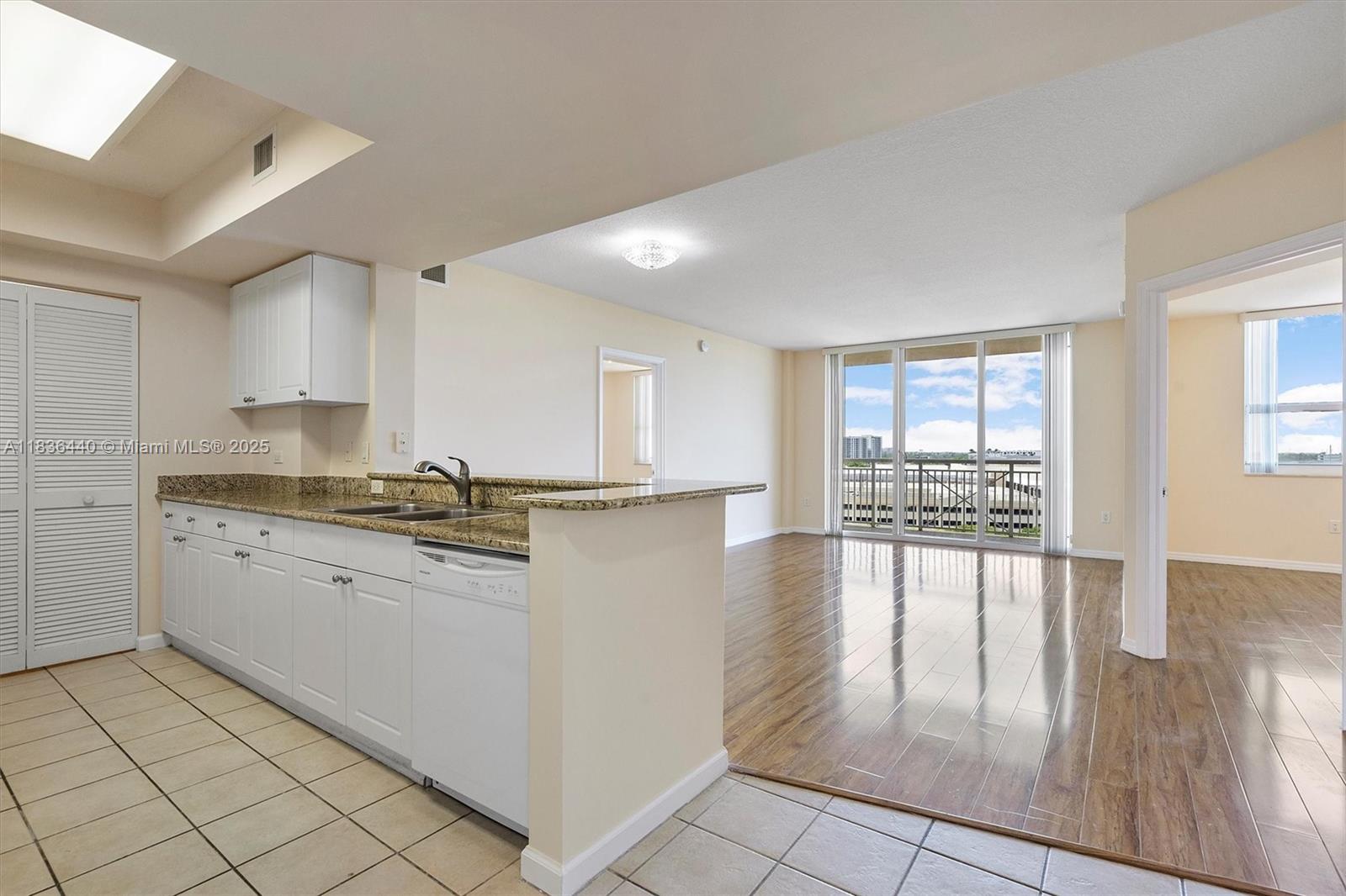 19501 W Country Club Dr # 912