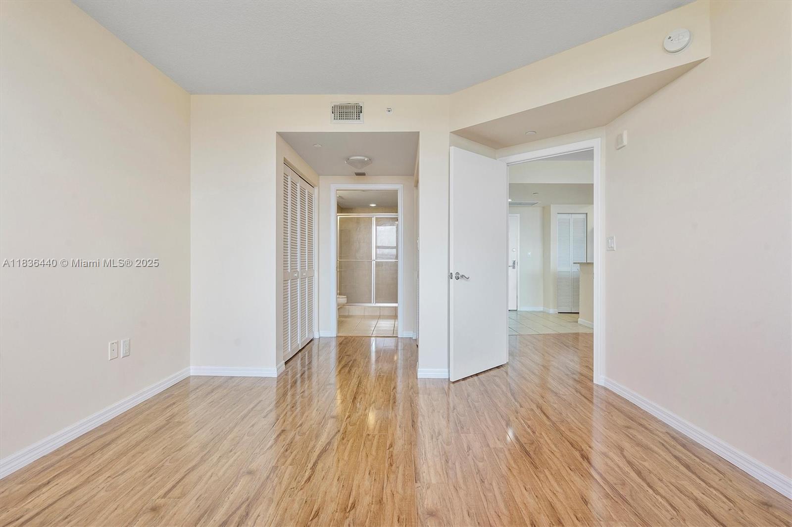 19501 W Country Club Dr # 912