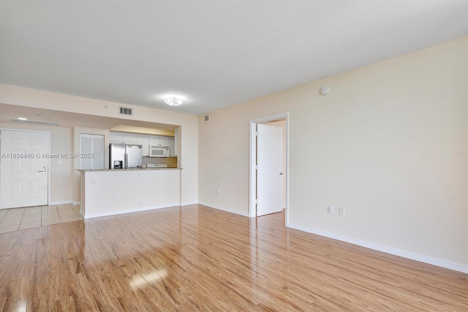 19501 W Country Club Dr # 912