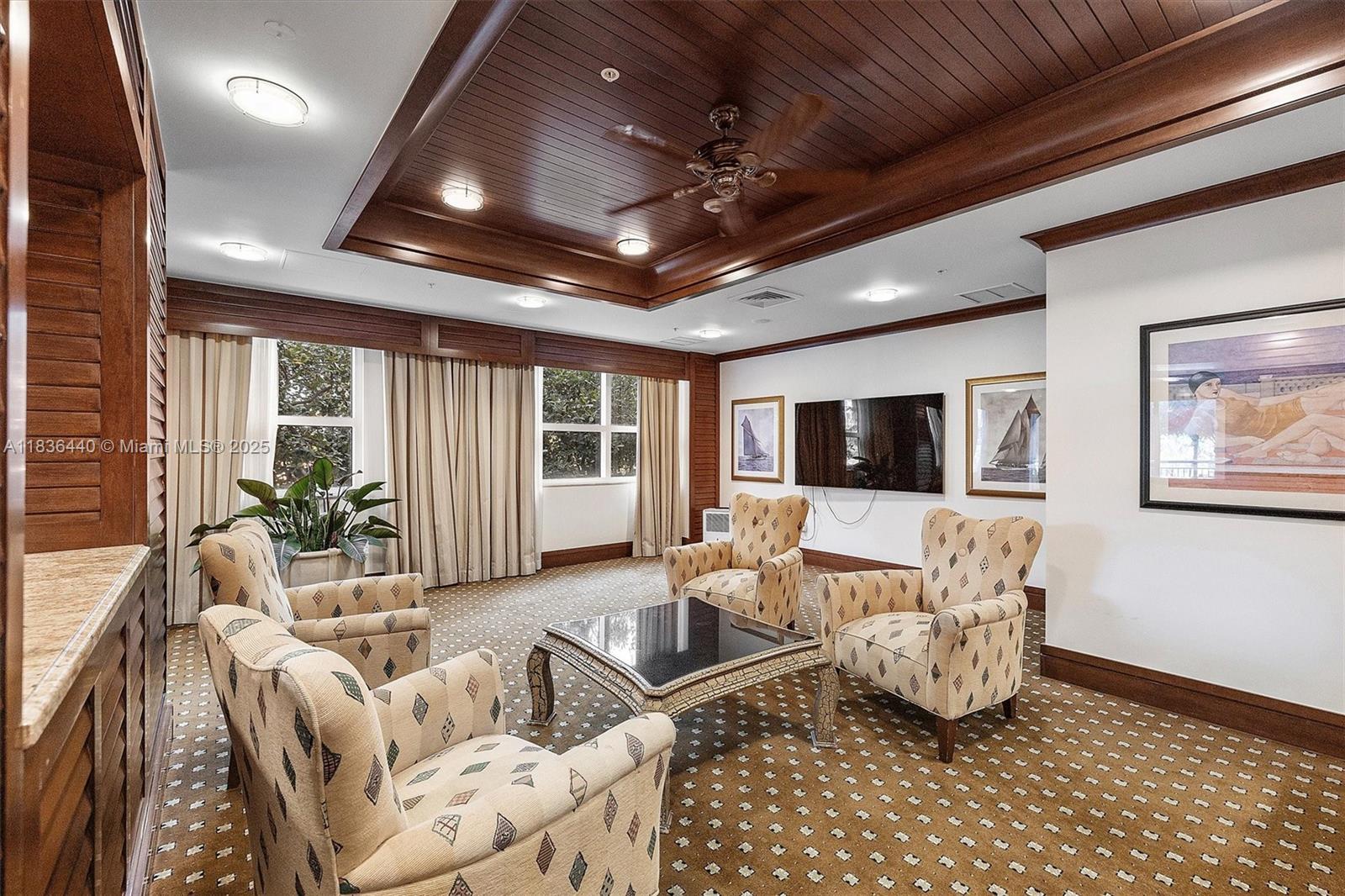 19501 W Country Club Dr # 912