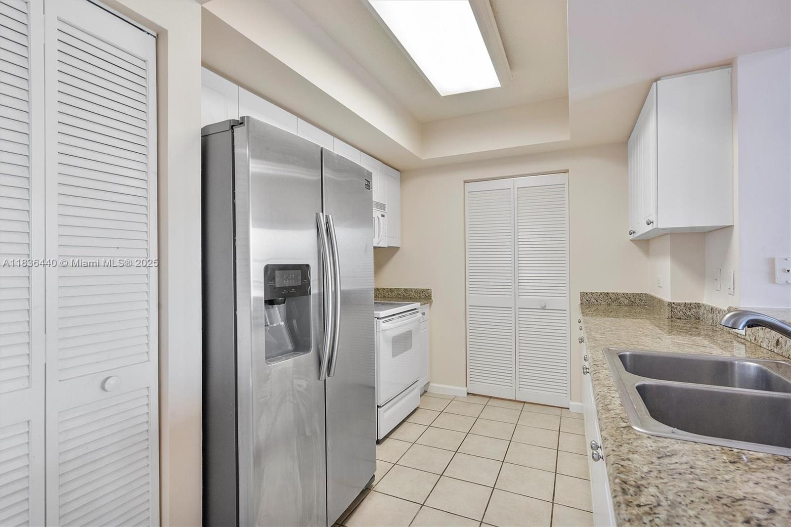 19501 W Country Club Dr # 912