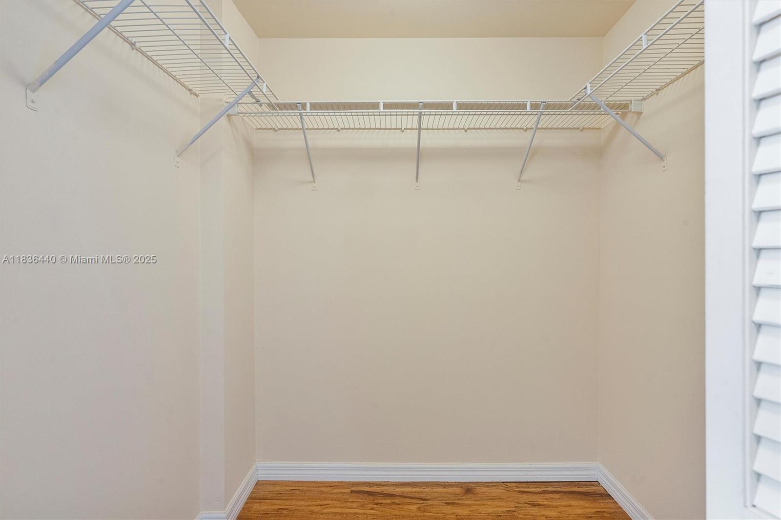 19501 W Country Club Dr # 912