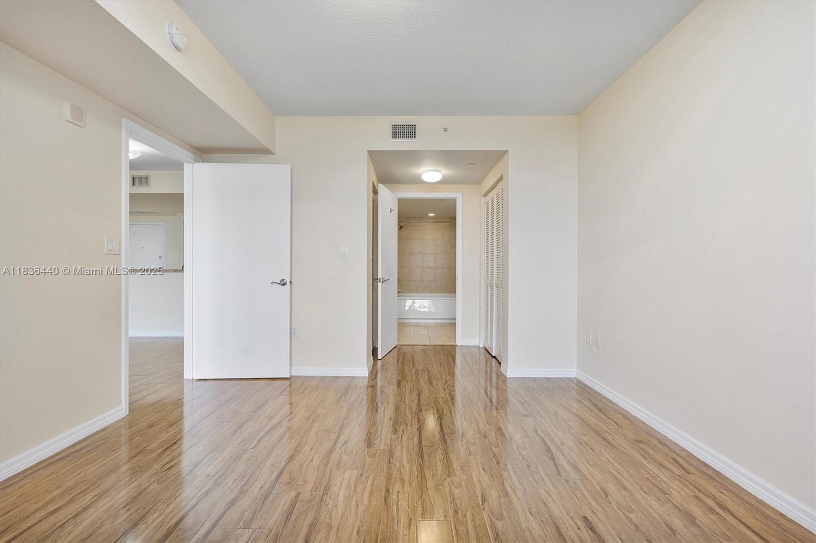 19501 W Country Club Dr # 912