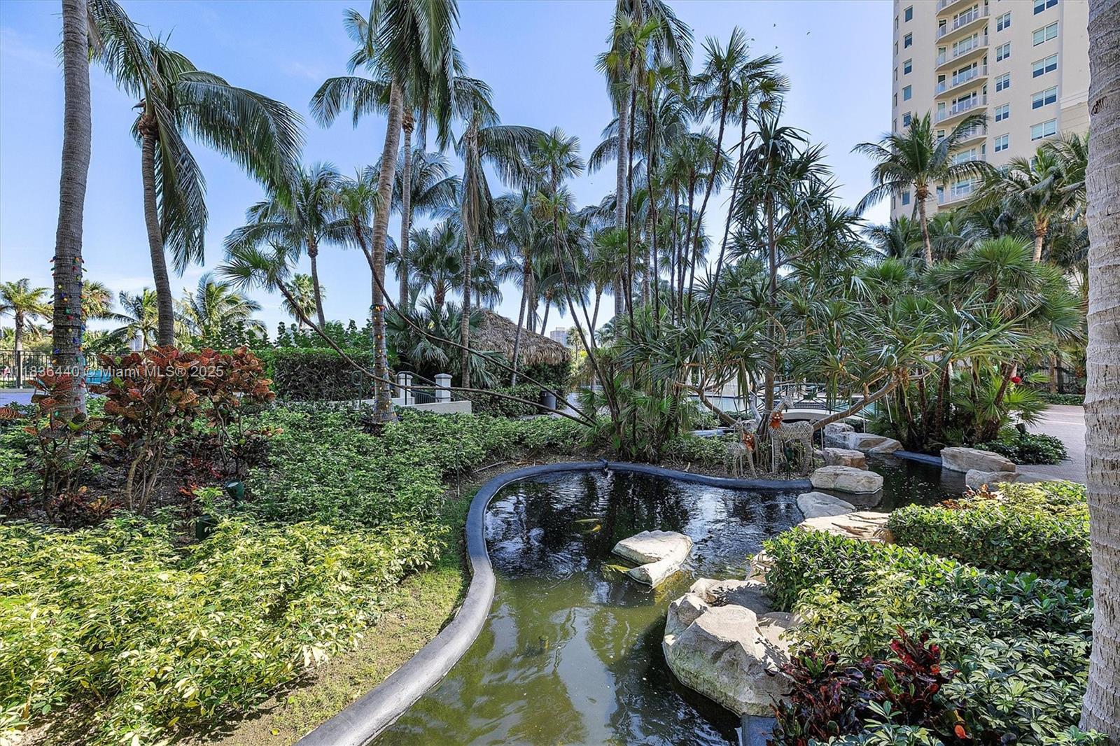 19501 W Country Club Dr # 912