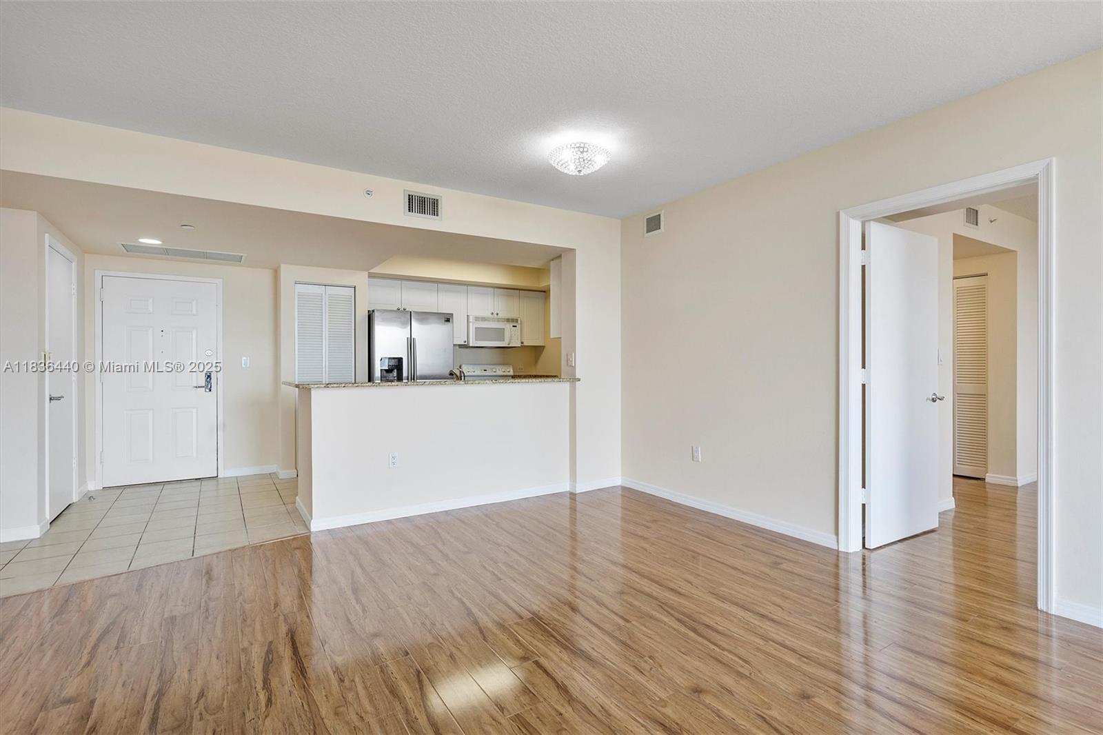 19501 W Country Club Dr # 912