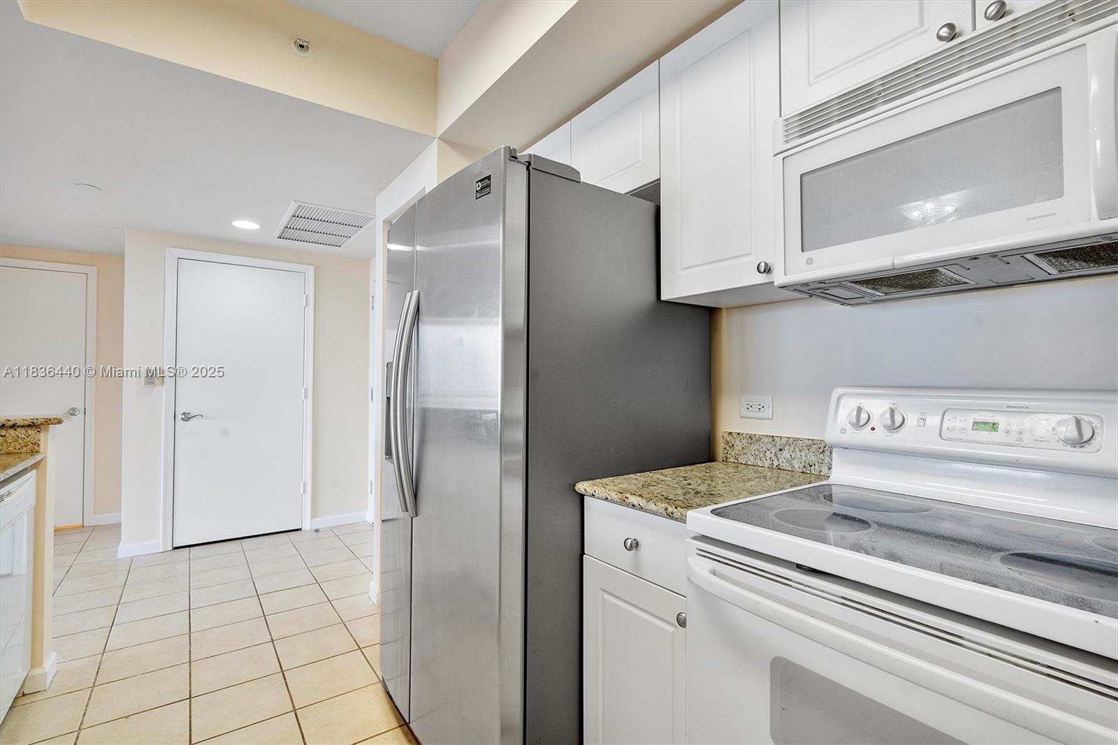 19501 W Country Club Dr # 912