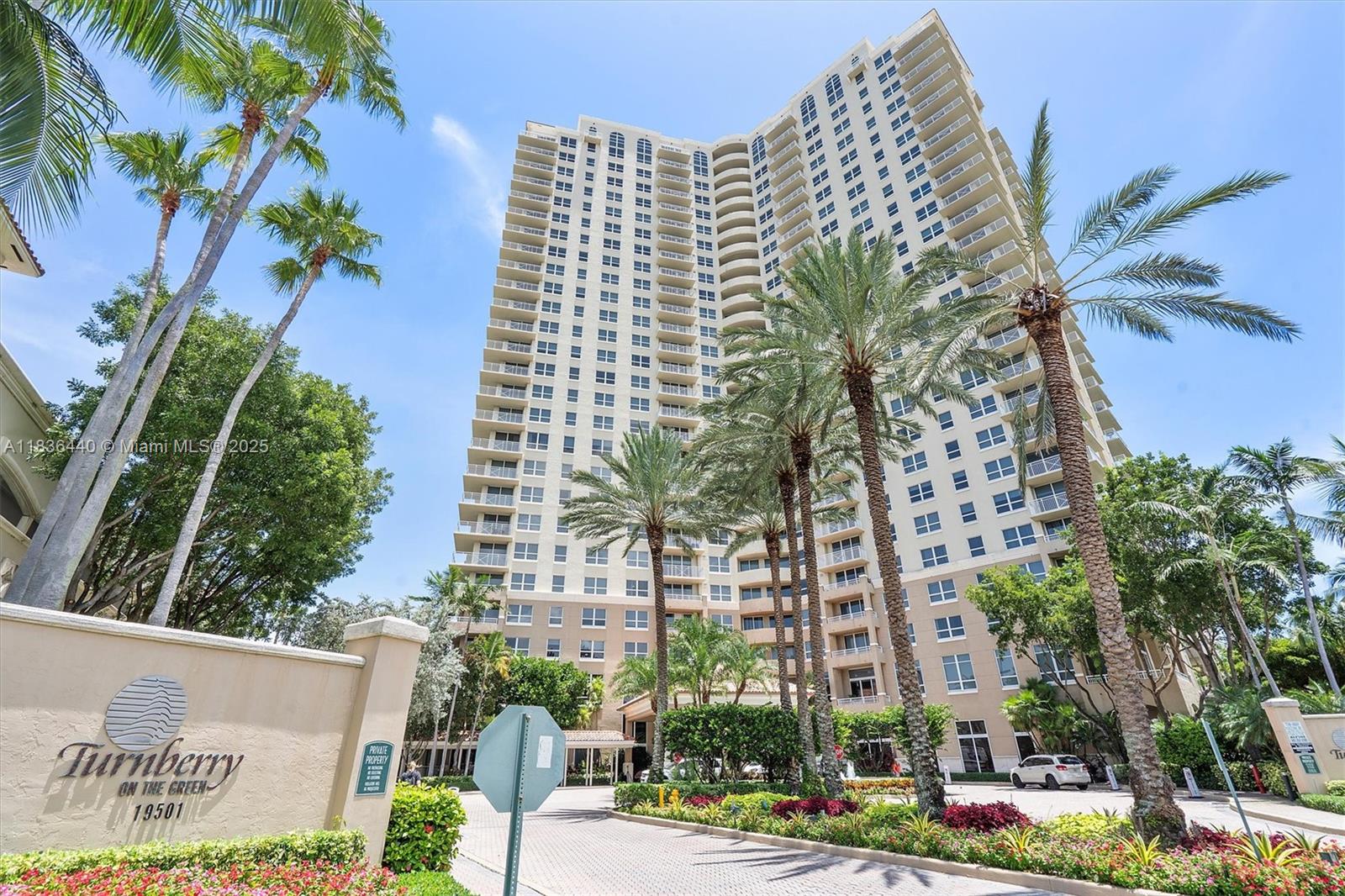 19501 W Country Club Dr # 912