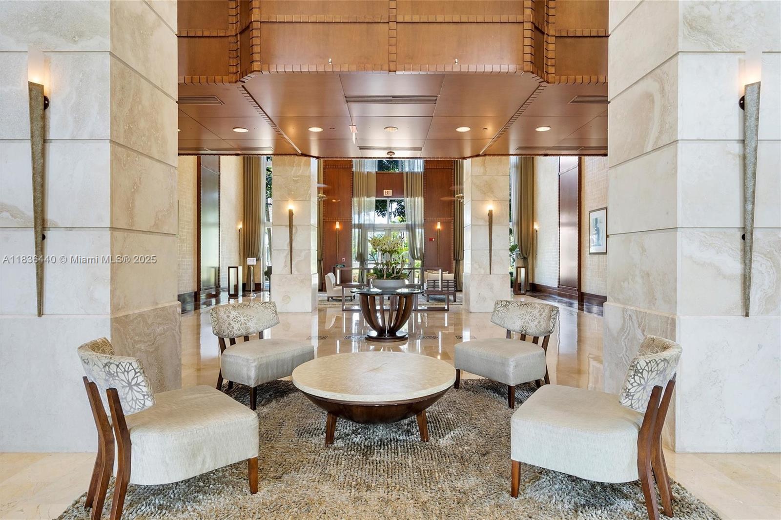 19501 W Country Club Dr # 912