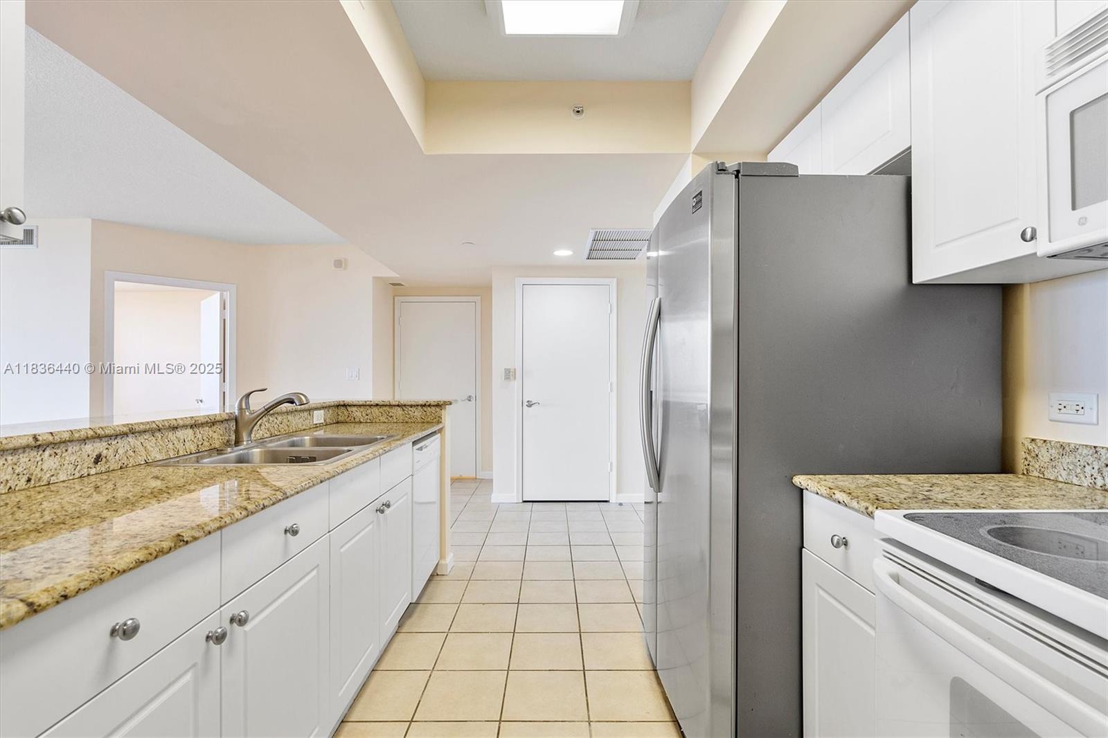 19501 W Country Club Dr # 912