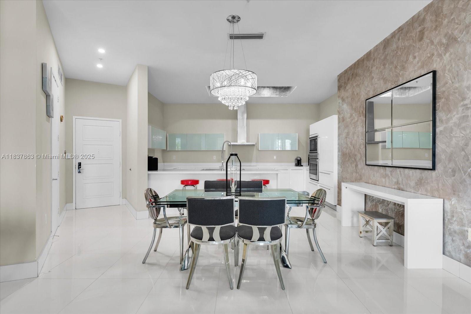 200 Sunny Isles Blvd # 404 Unit: TH-404