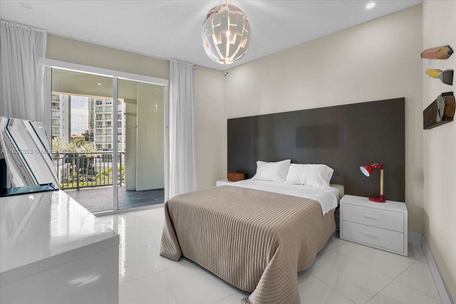 200 Sunny Isles Blvd # 404 Unit: TH-404