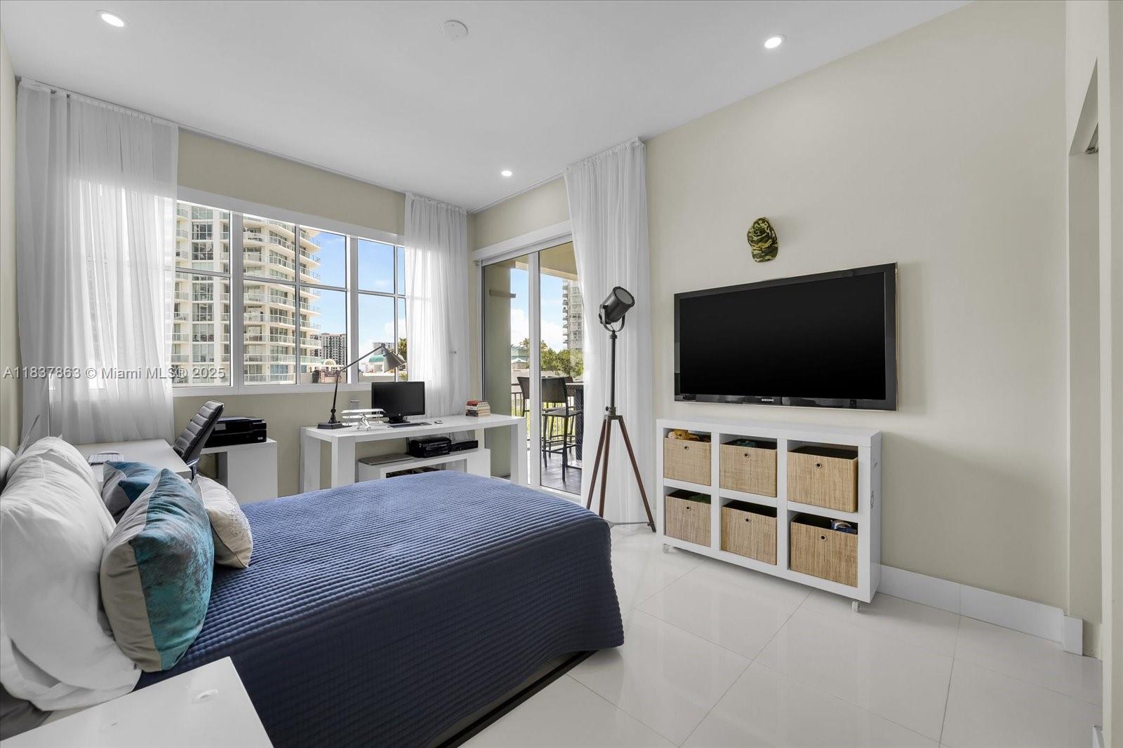 200 Sunny Isles Blvd # 404 Unit: TH-404