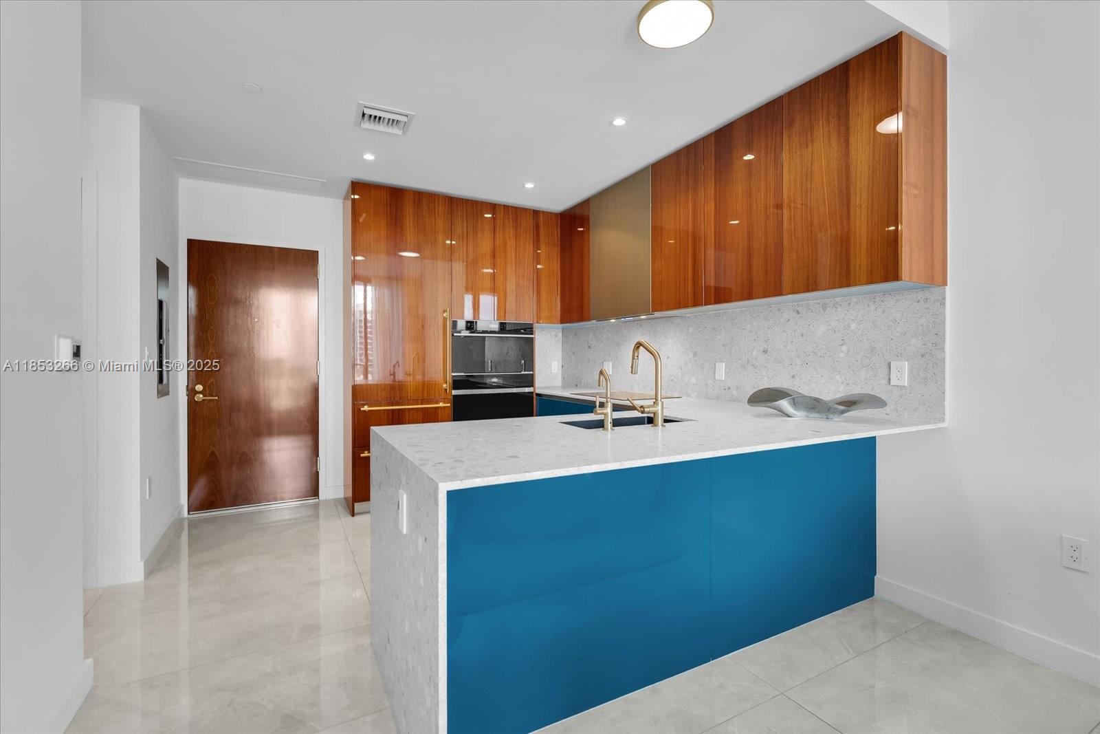 2678 Tigertail Ave # 1503