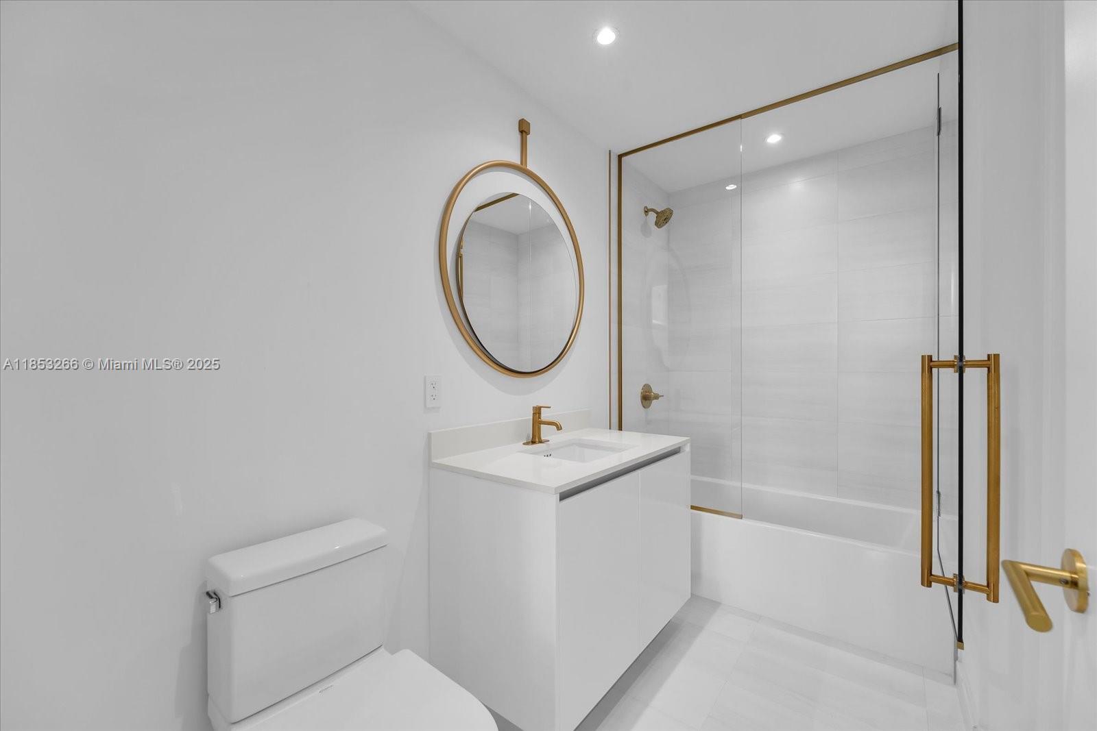 2678 Tigertail Ave # 1503