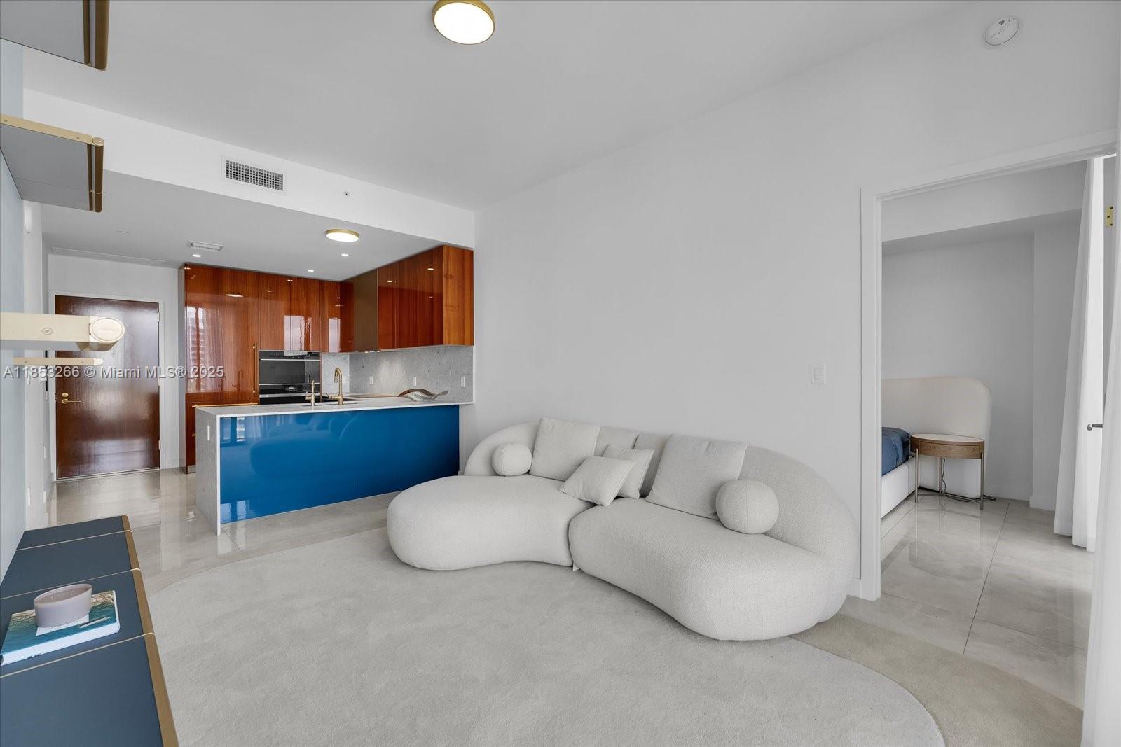 2678 Tigertail Ave # 1503