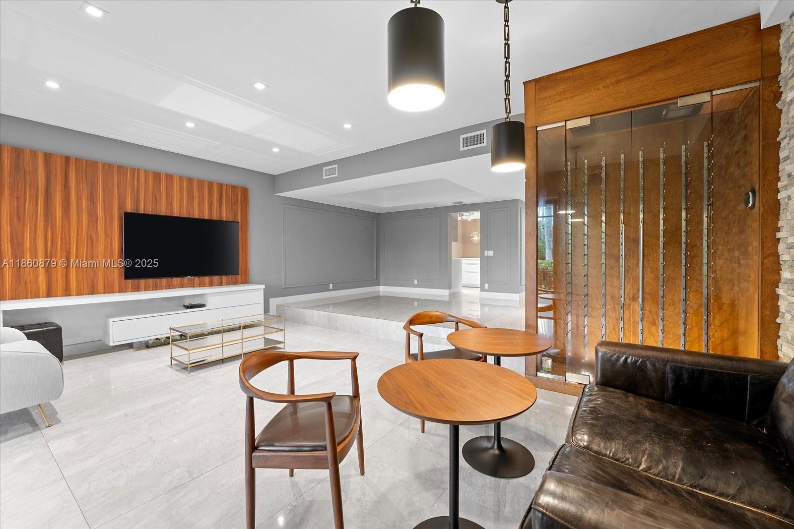 3602 Yacht Club Dr # 405