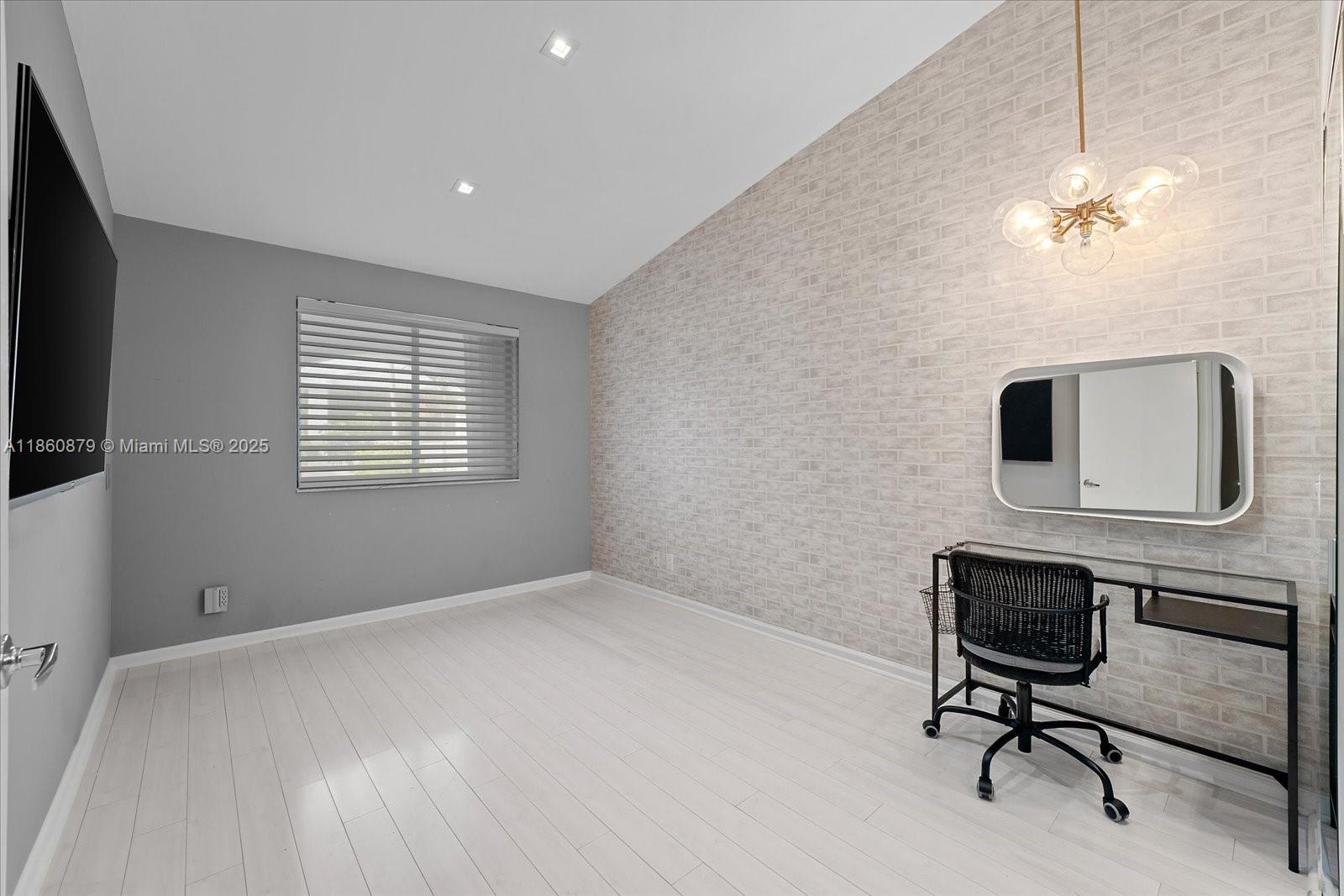 3602 Yacht Club Dr # 405