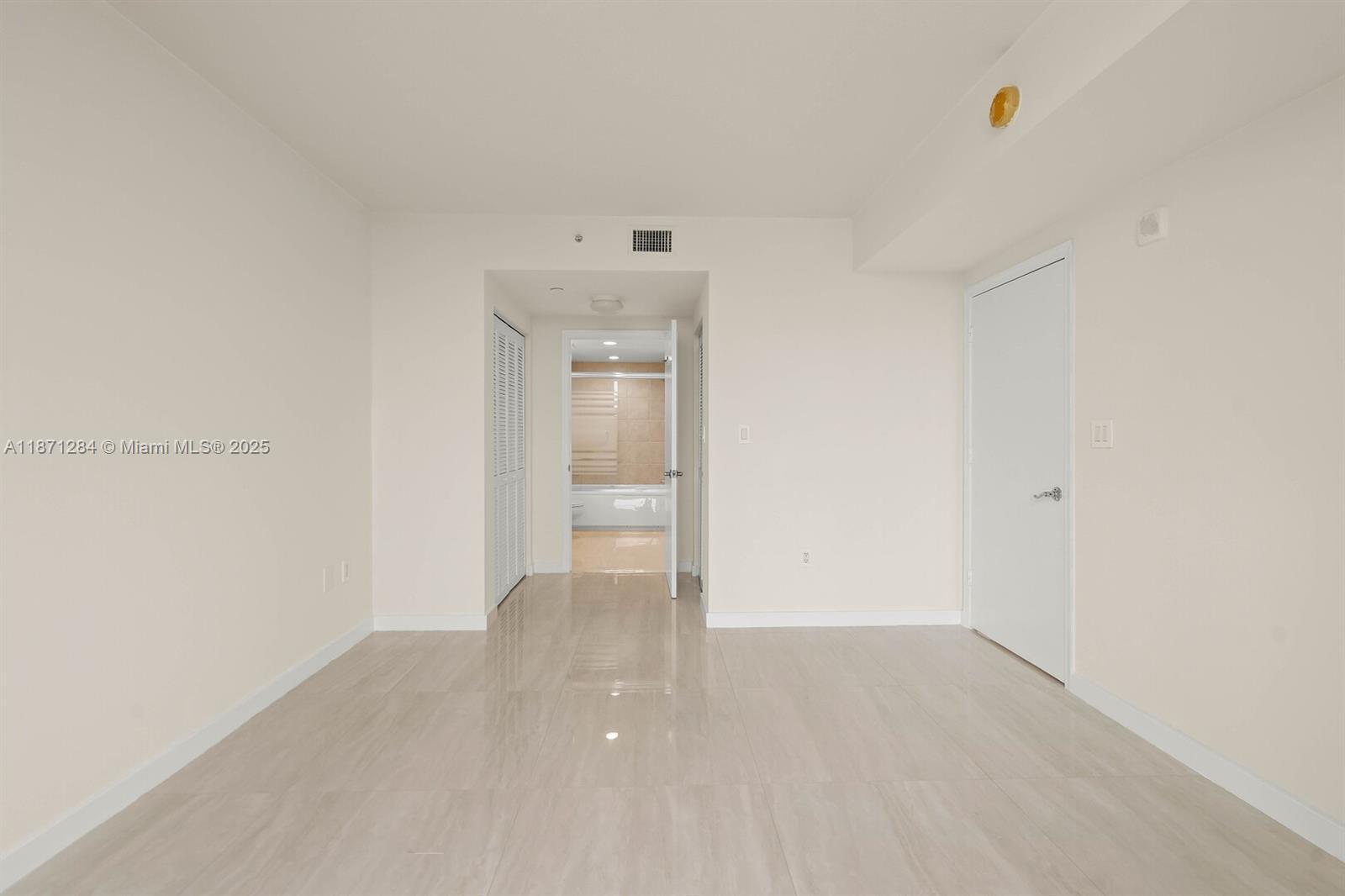 19501 W Country Club Dr # 1410