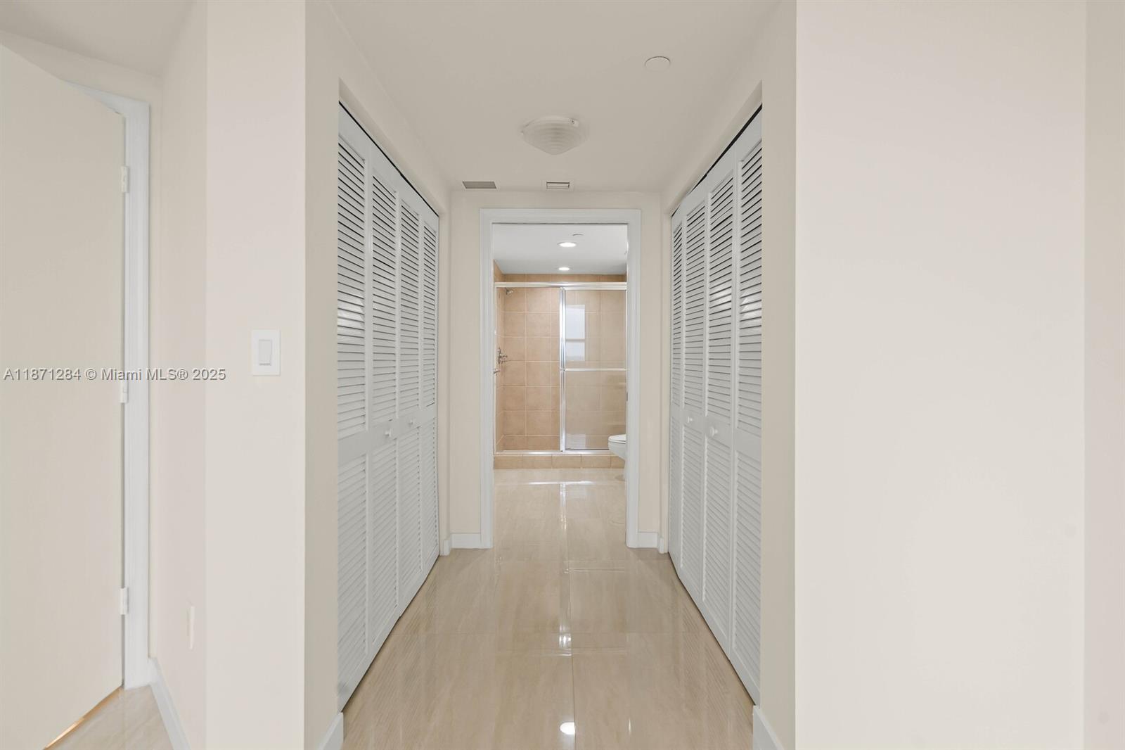 19501 W Country Club Dr # 1410