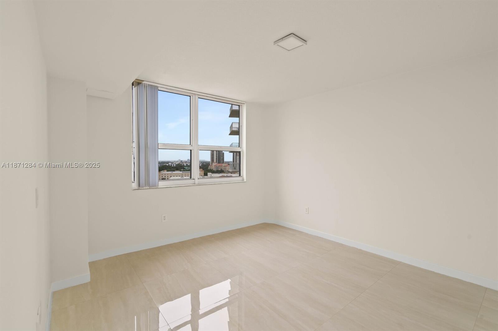 19501 W Country Club Dr # 1410