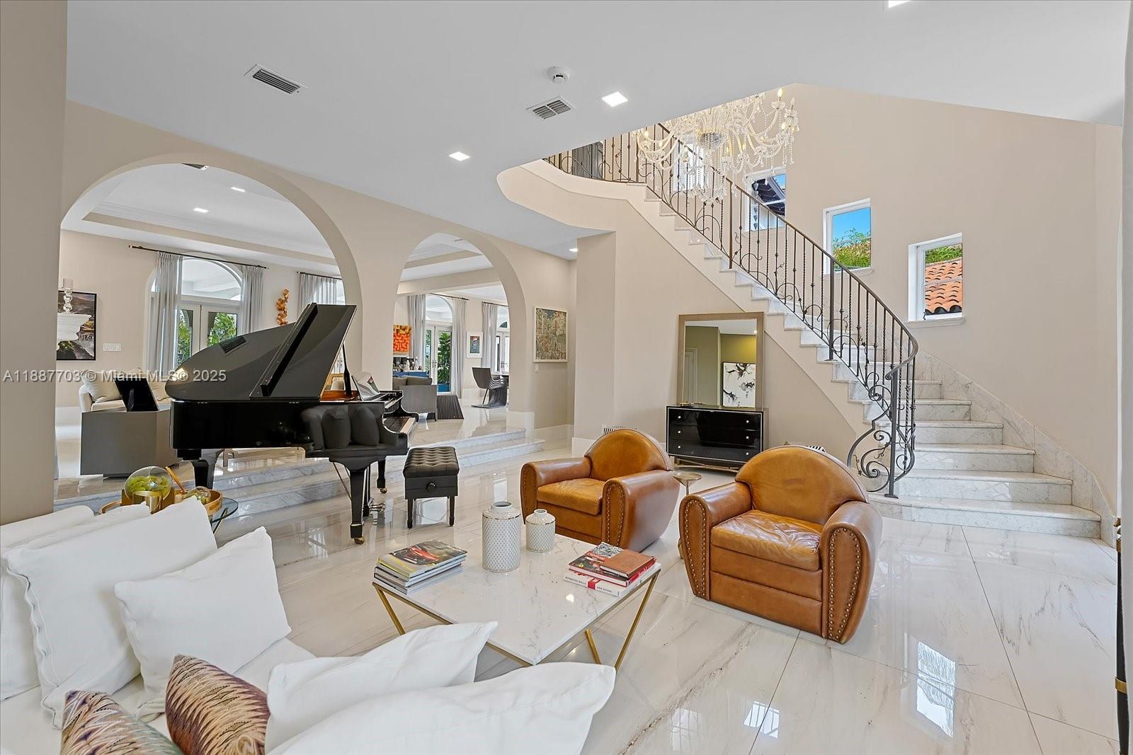 285 Carabela Ct
