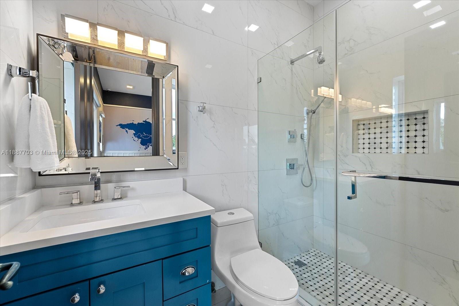 285 Carabela Ct