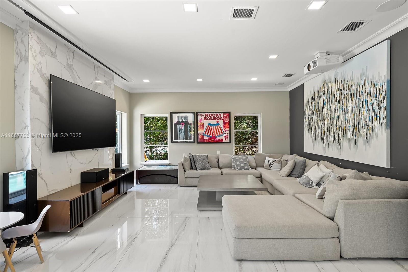 285 Carabela Ct