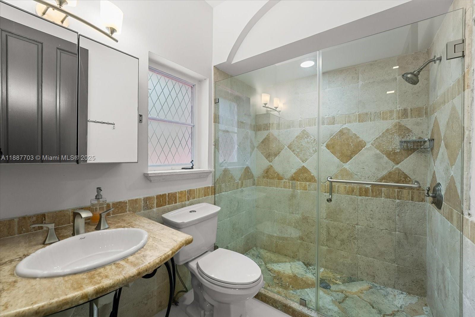 285 Carabela Ct