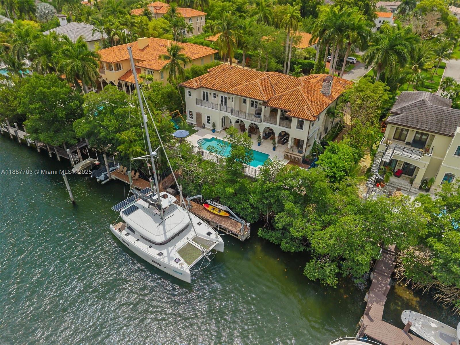 285 Carabela Ct