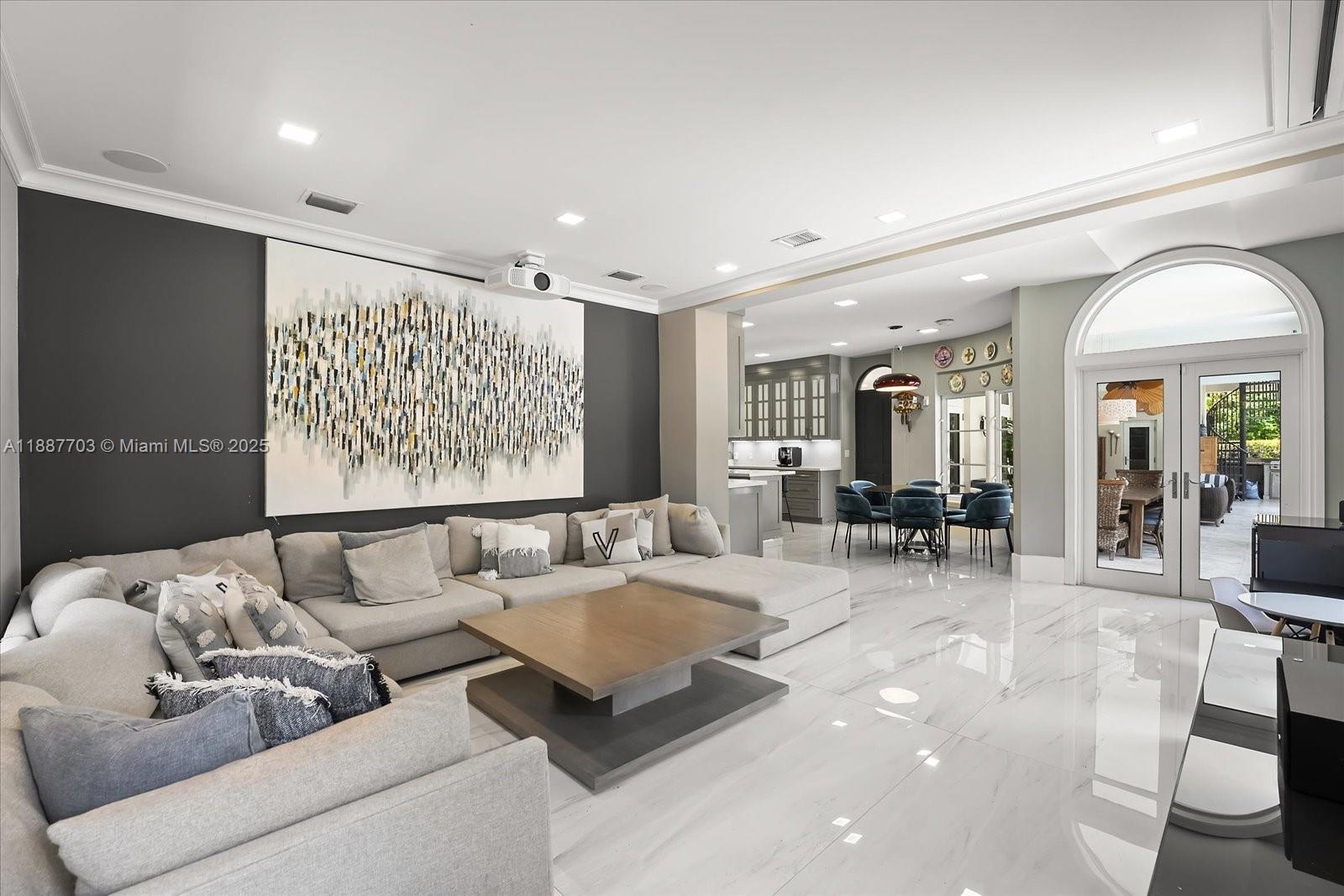 285 Carabela Ct
