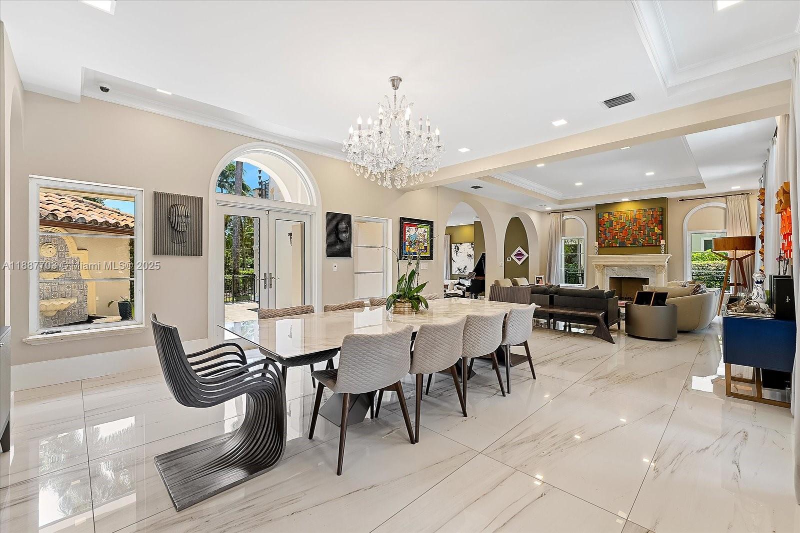 285 Carabela Ct