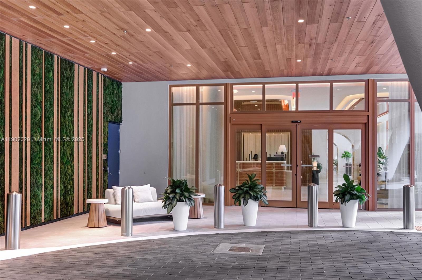 2655 S Bayshore Dr # 705