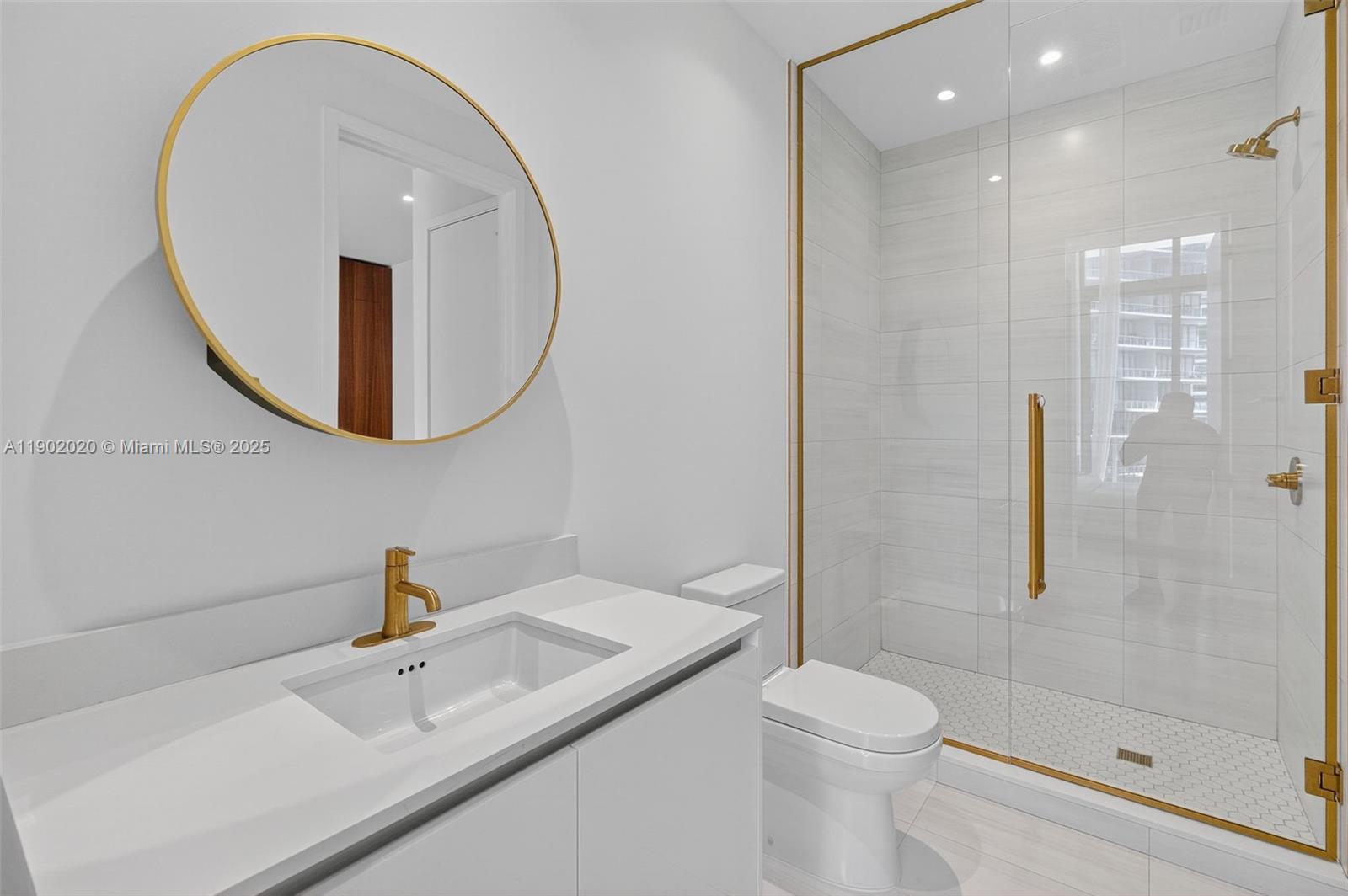 2655 S Bayshore Dr # 705