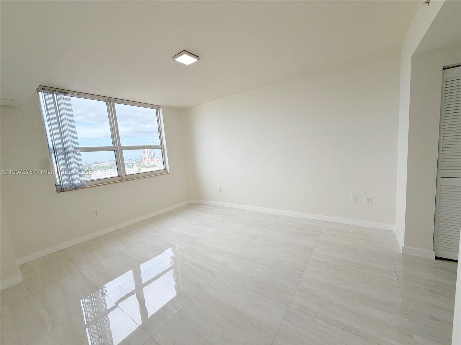 19501 W Country Club Dr # 1410