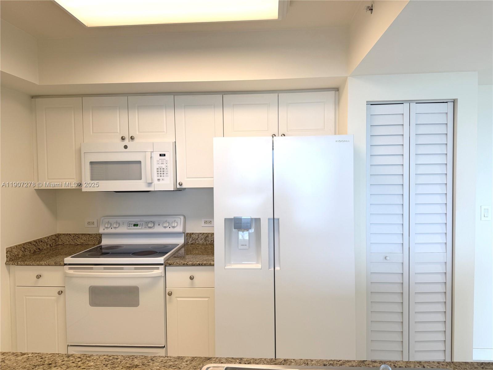 19501 W Country Club Dr # 1410