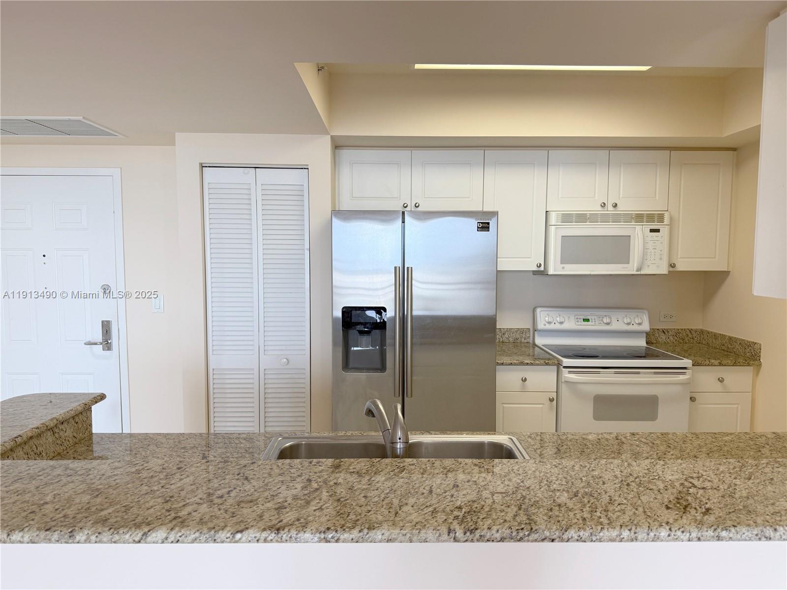 19501 W Country Club Dr # 912