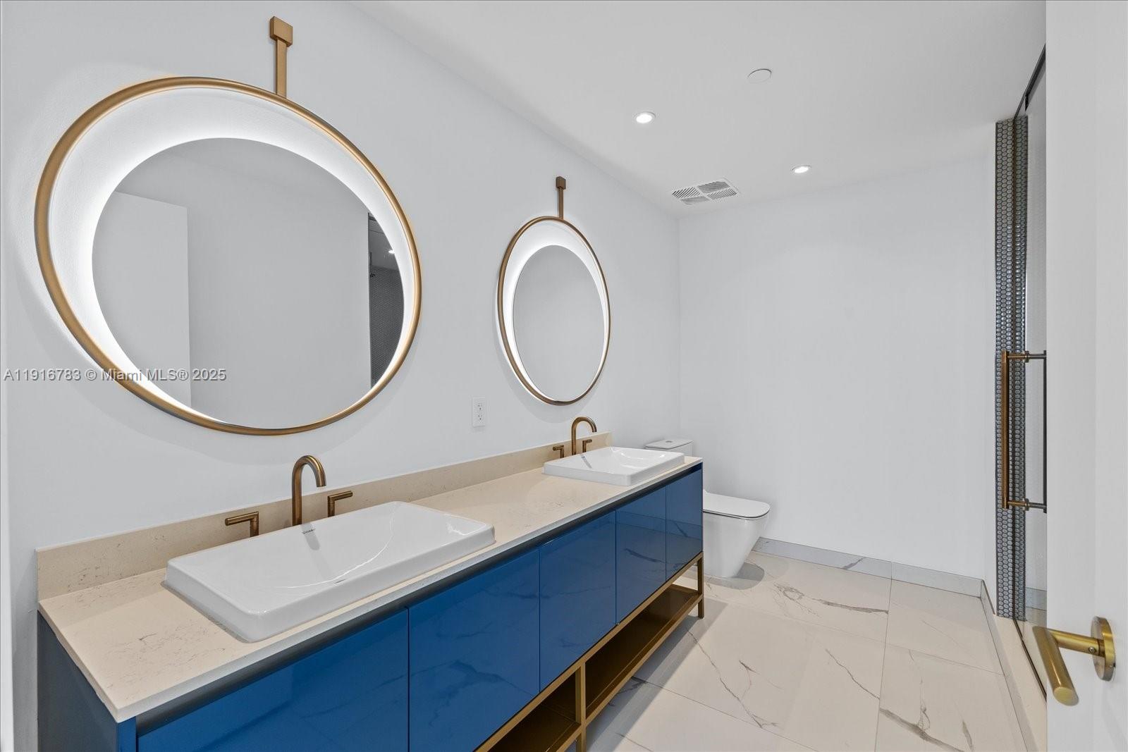 2678 Tigertail Ave # 1605