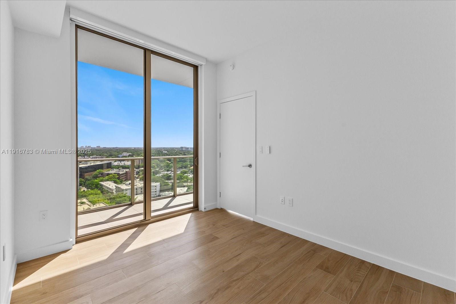 2678 Tigertail Ave # 1605