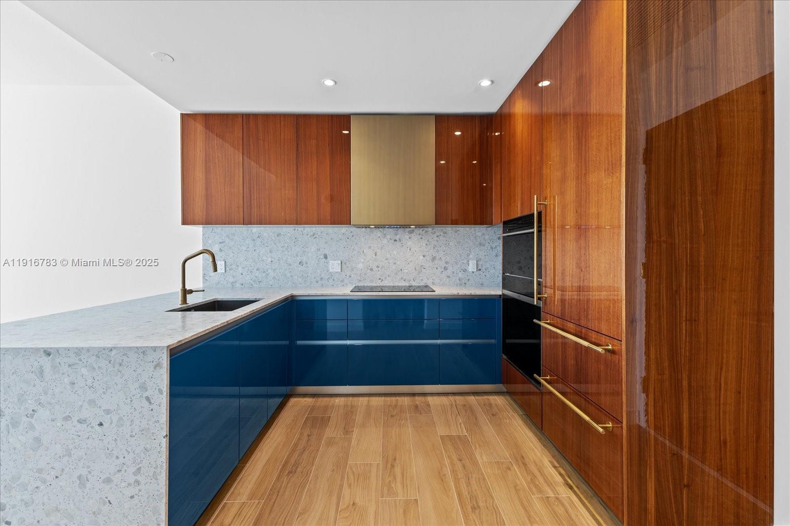 2678 Tigertail Ave # 1605