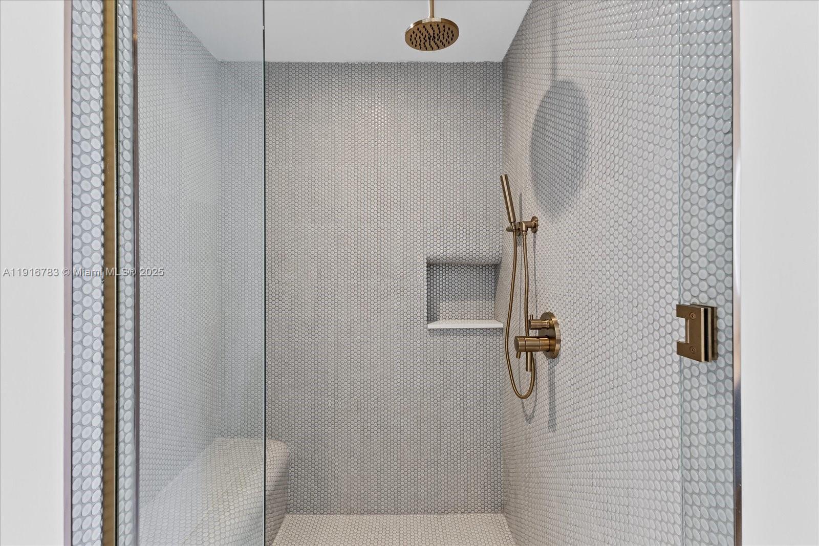 2678 Tigertail Ave # 1605