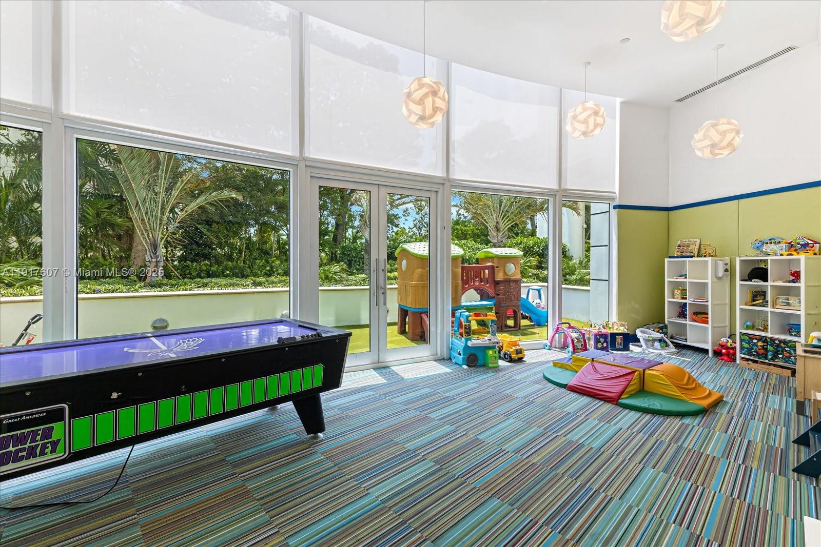 2127 Brickell Ave # 1606