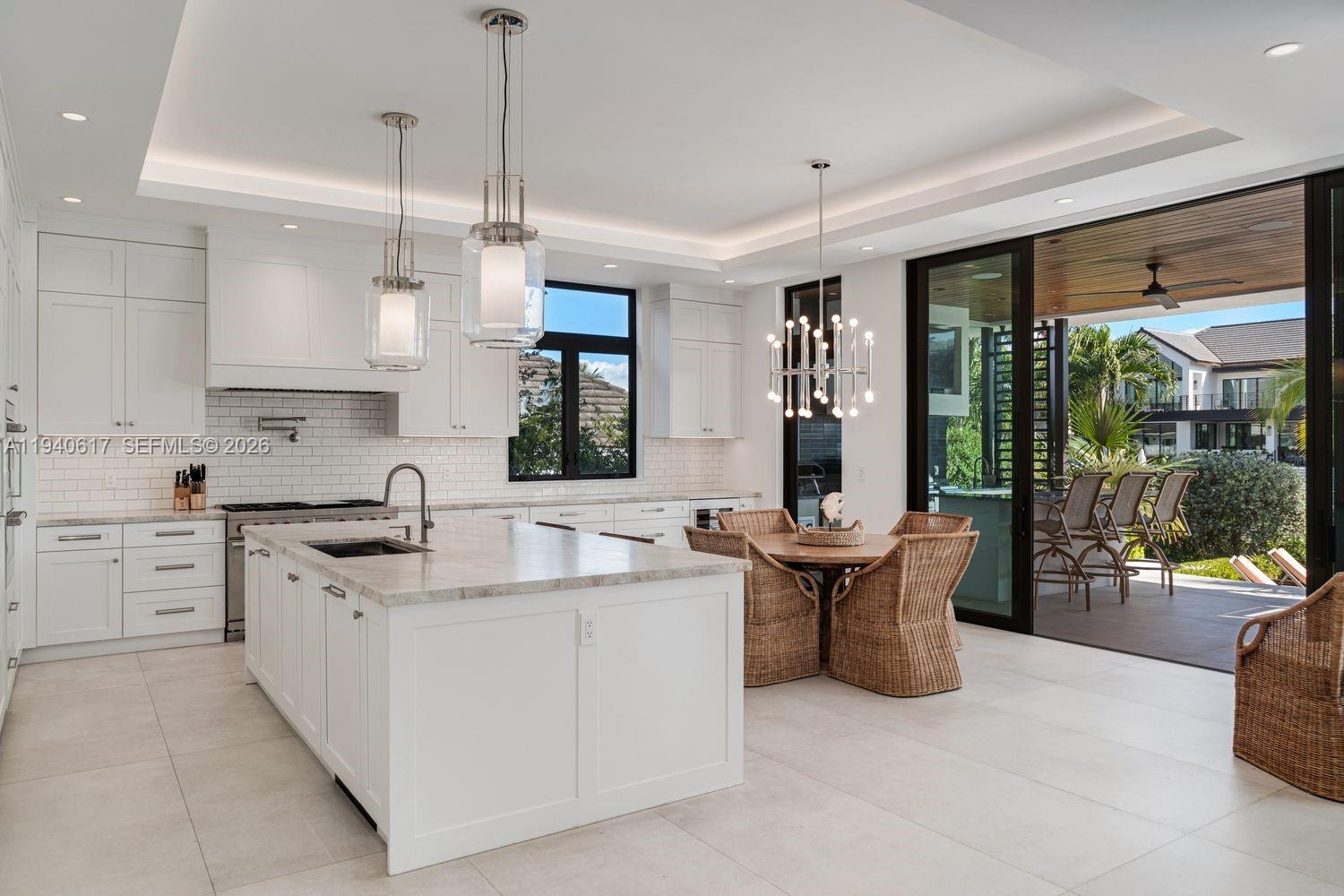 6853 Sunrise Ct