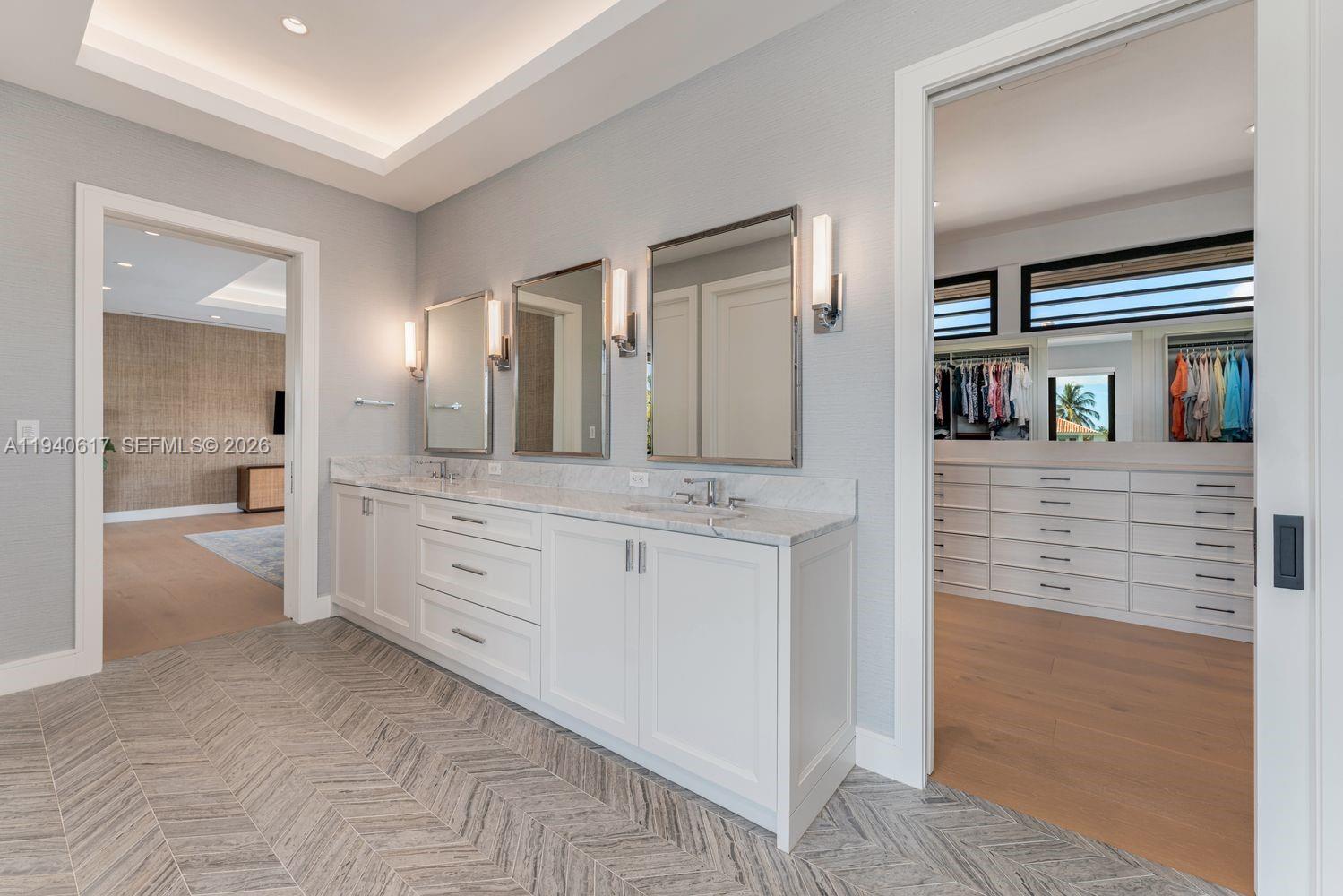 6853 Sunrise Ct
