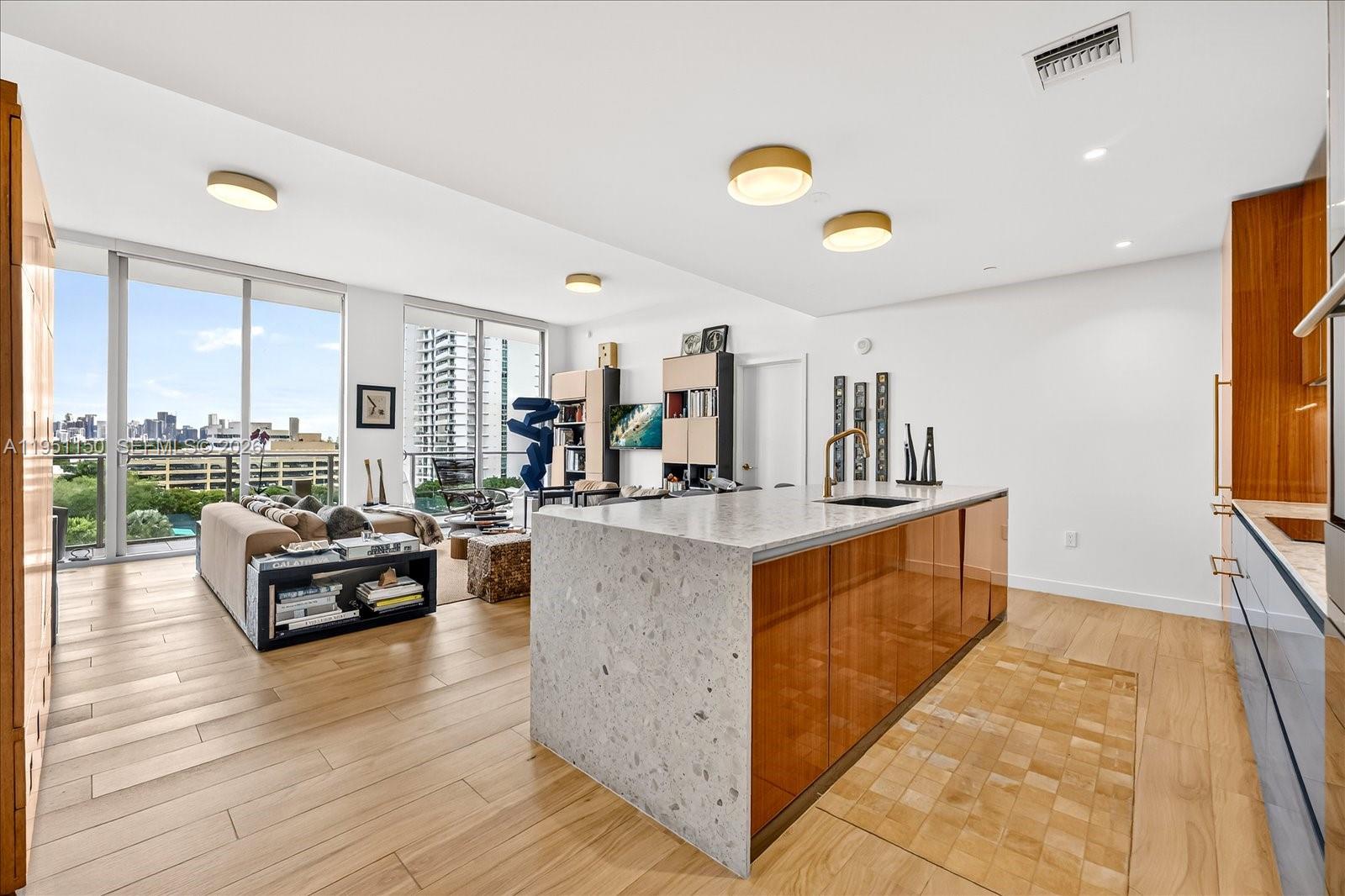 2678 Tigertail Ave # 604