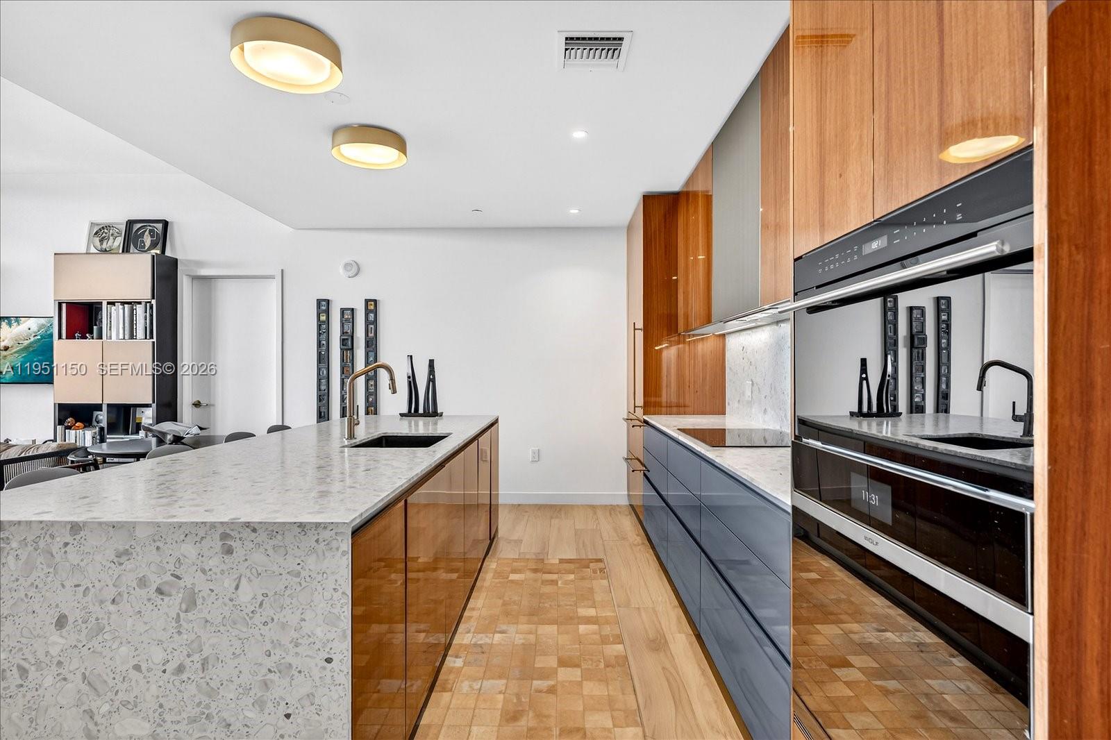 2678 Tigertail Ave # 604