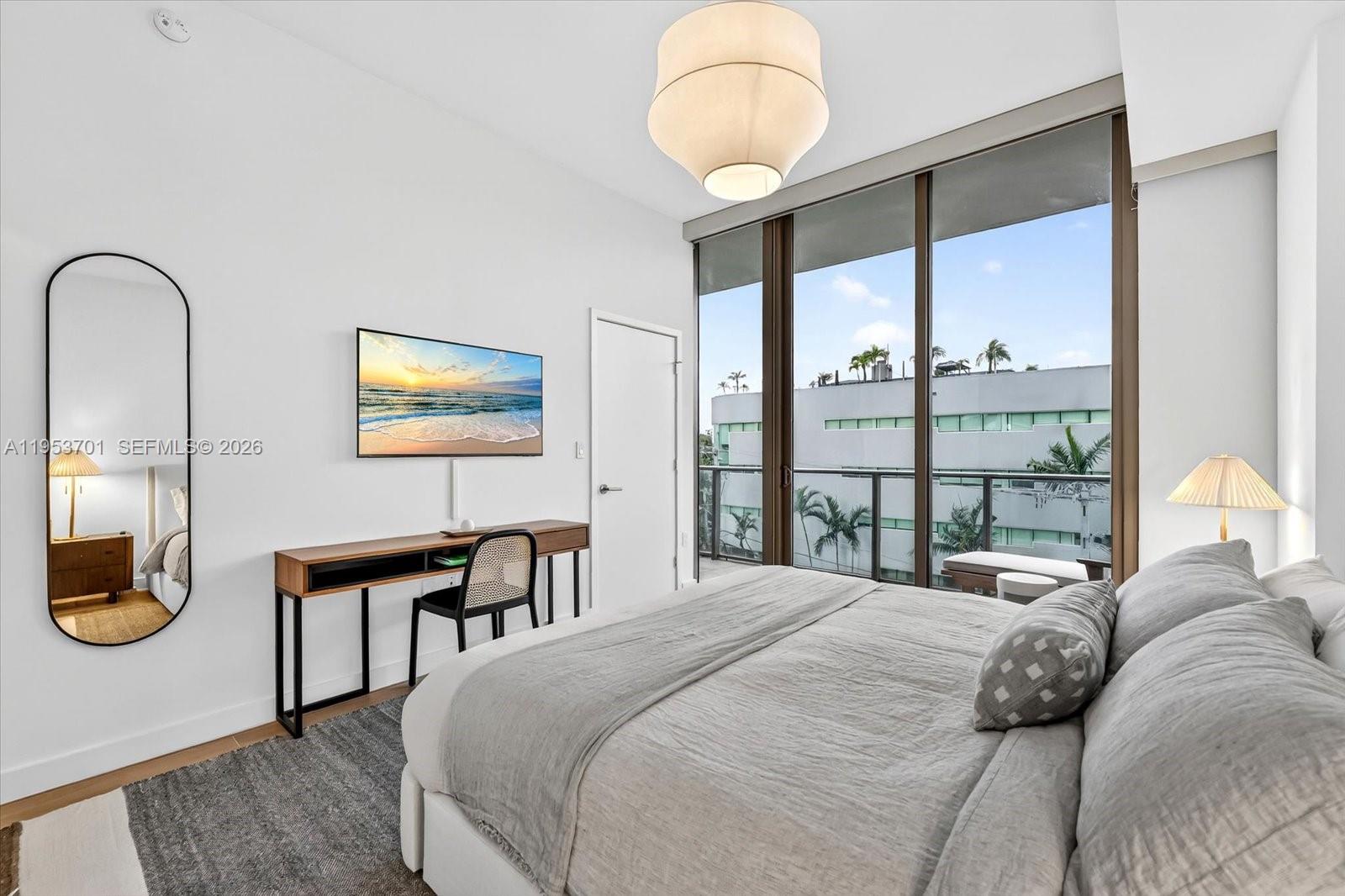 2678 Tigertail Ave # 301