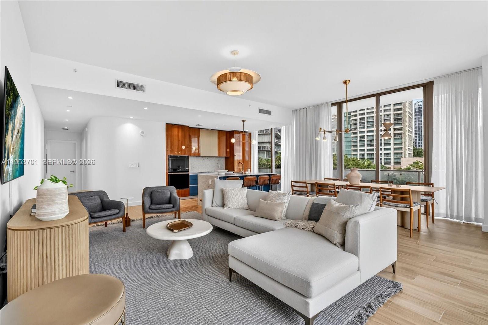 2678 Tigertail Ave # 301