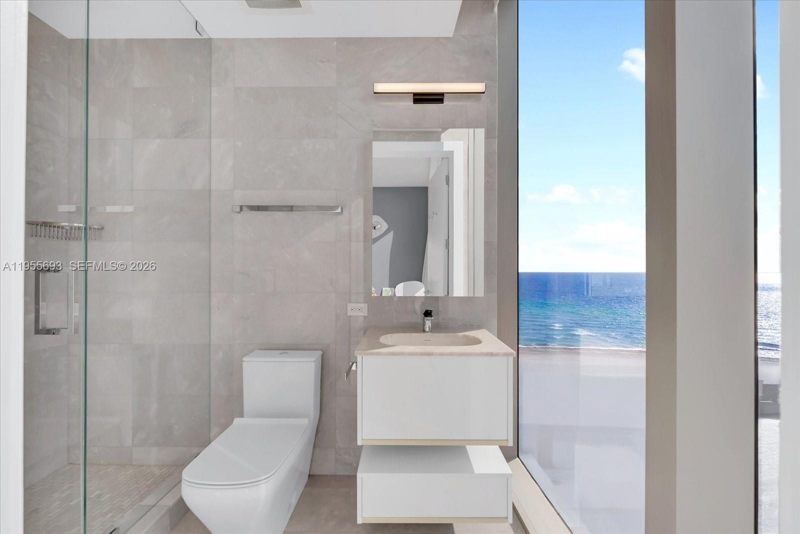 18501 Collins Ave # 704