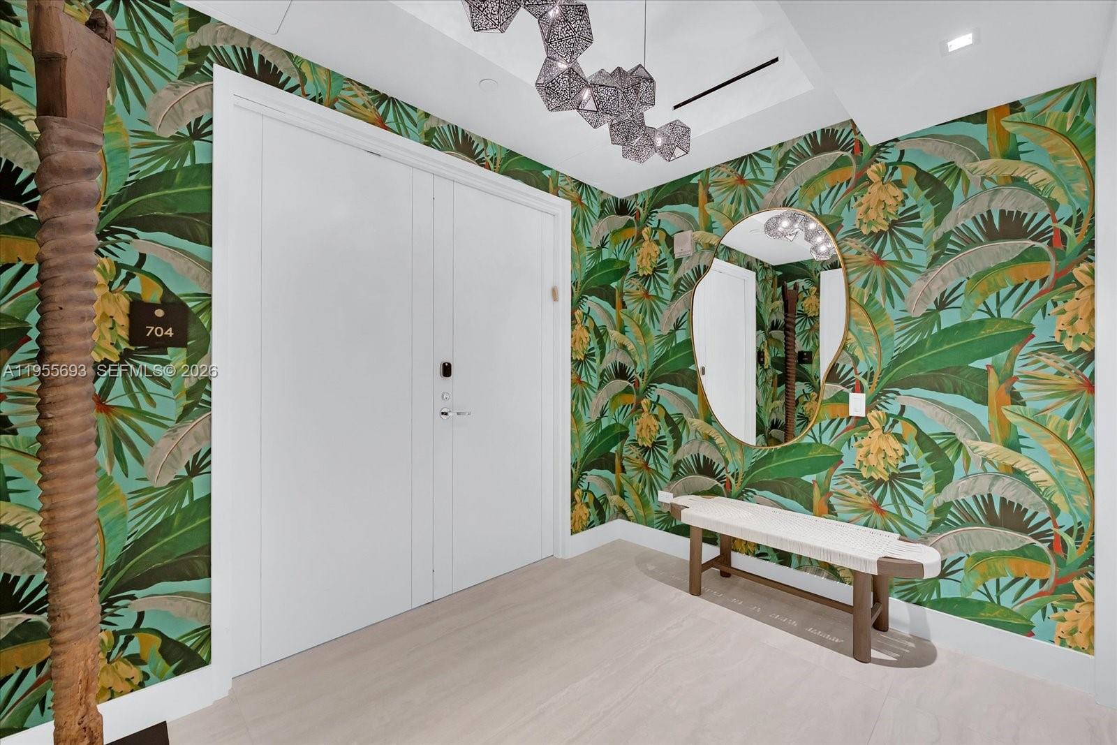 18501 Collins Ave # 704